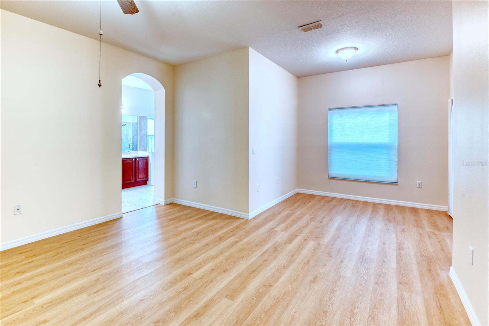 Image 25 of 62 For 325 Balboa Drive