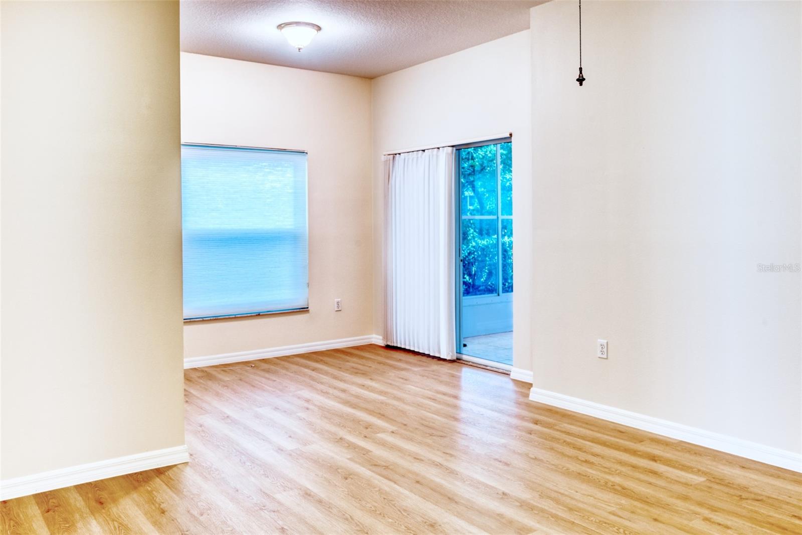 Image 26 of 62 For 325 Balboa Drive