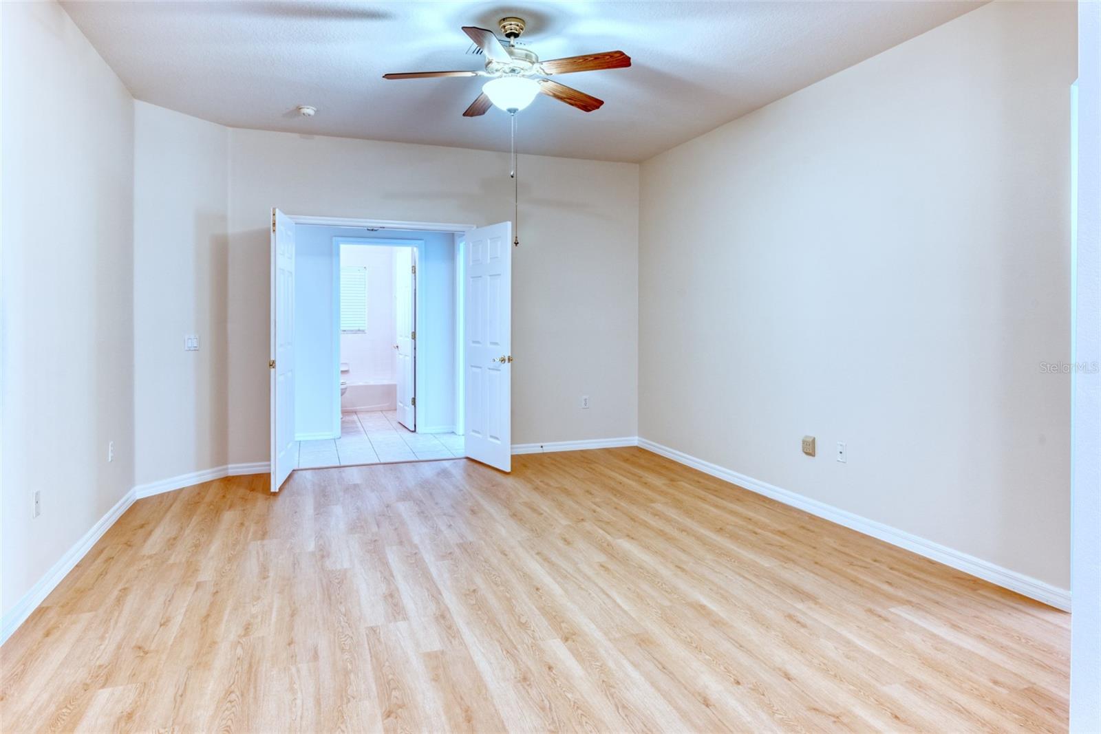 Image 28 of 62 For 325 Balboa Drive