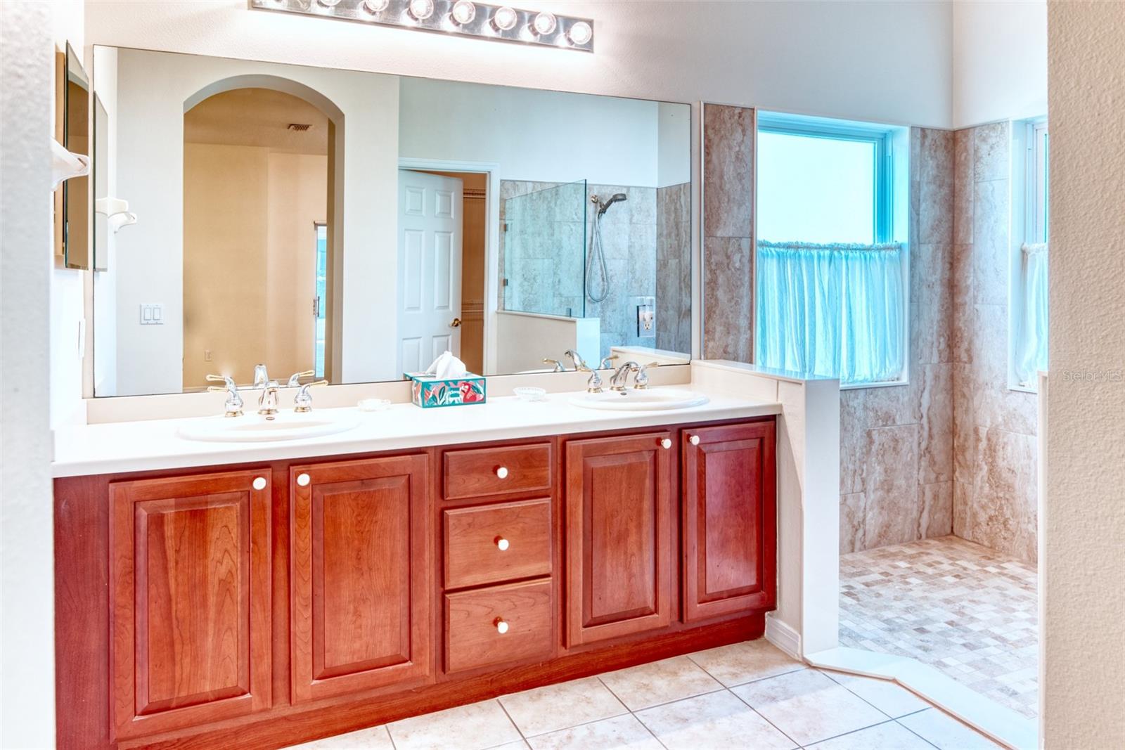 Image 29 of 62 For 325 Balboa Drive