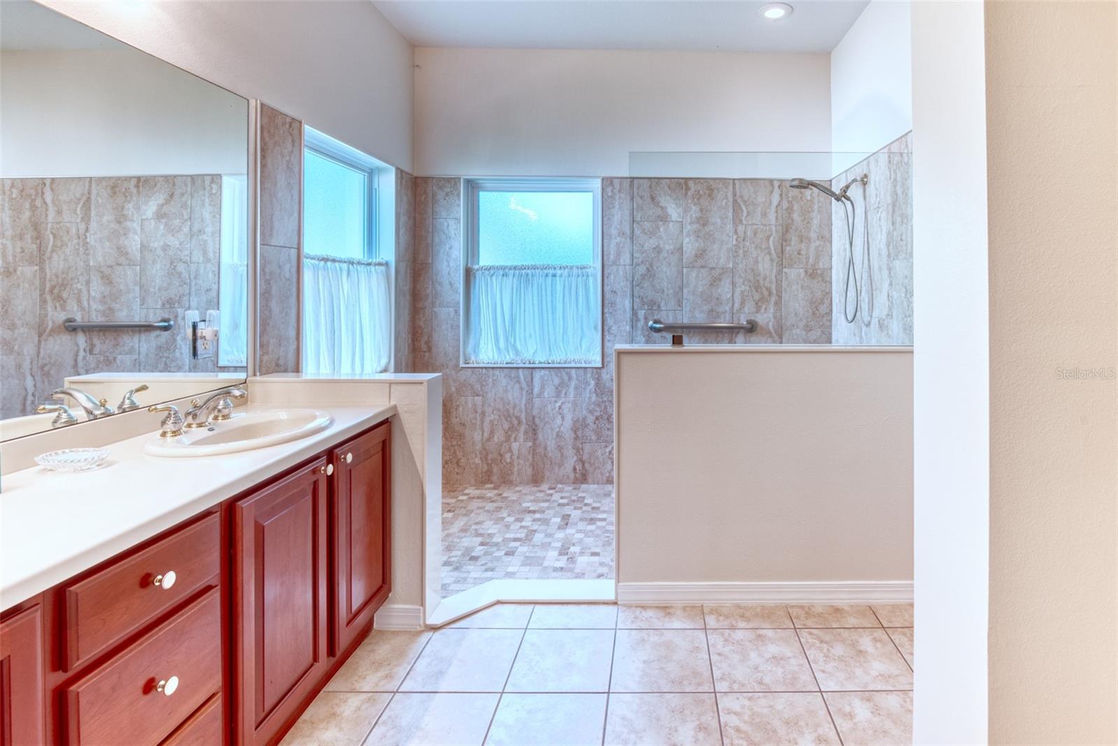 Image 31 of 62 For 325 Balboa Drive