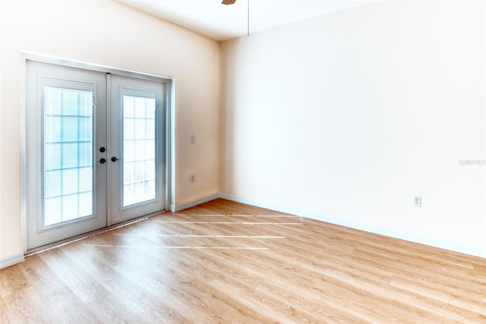 Image 36 of 62 For 325 Balboa Drive