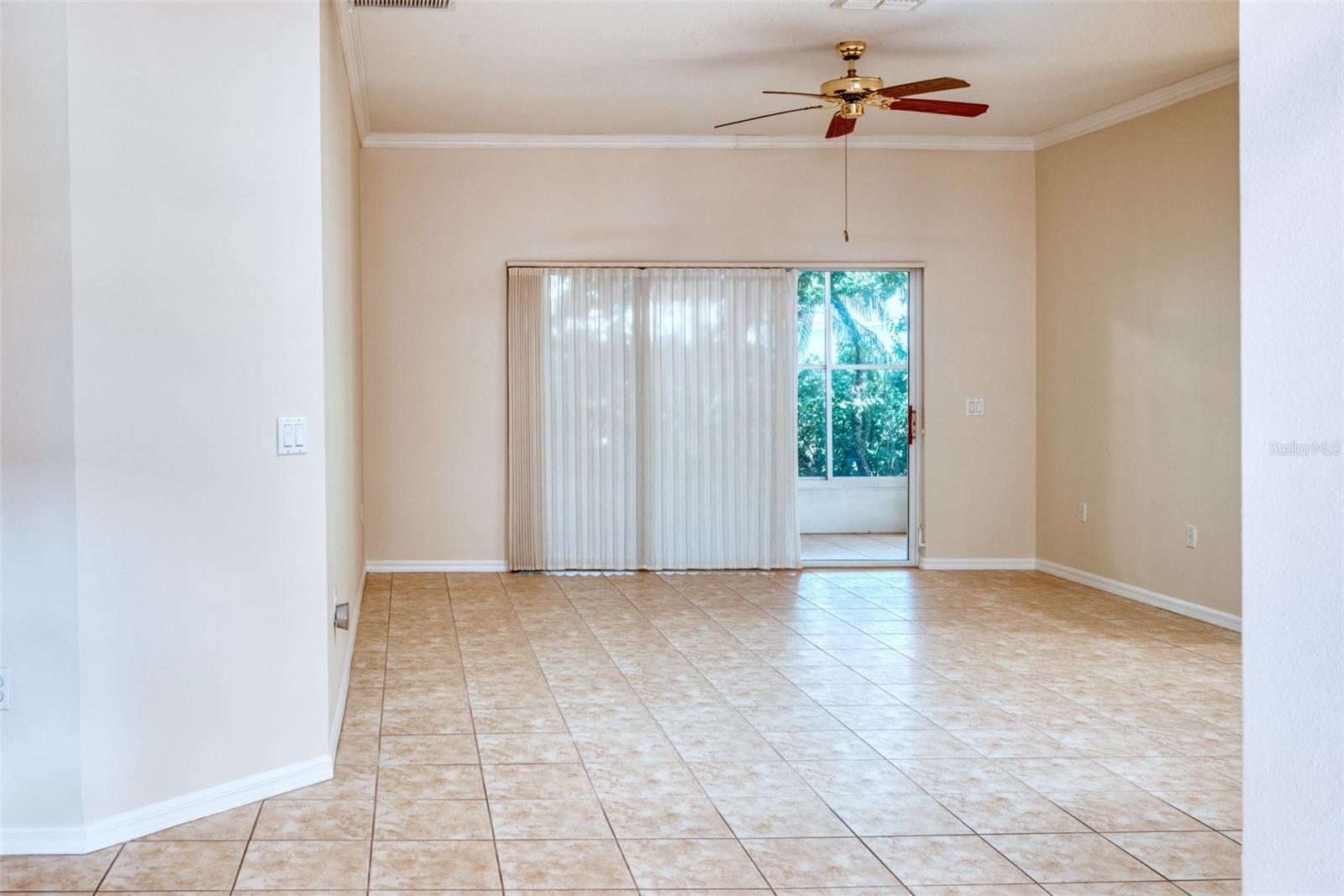 Image 8 of 62 For 325 Balboa Drive