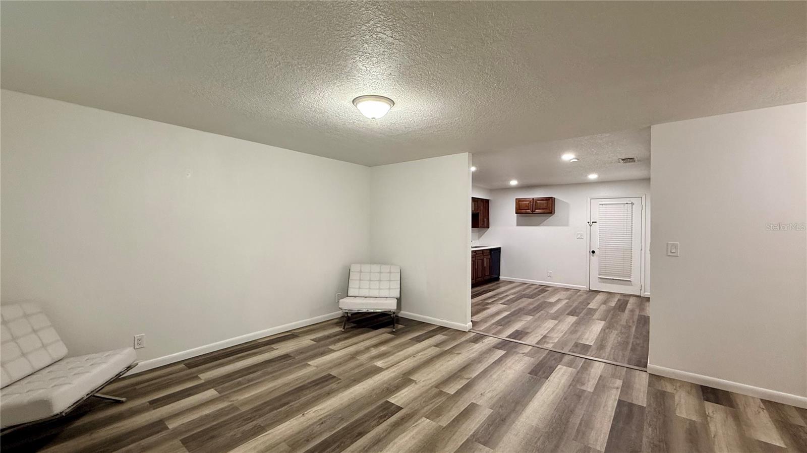 Image 7 of 14 For 911 Orange Street 2