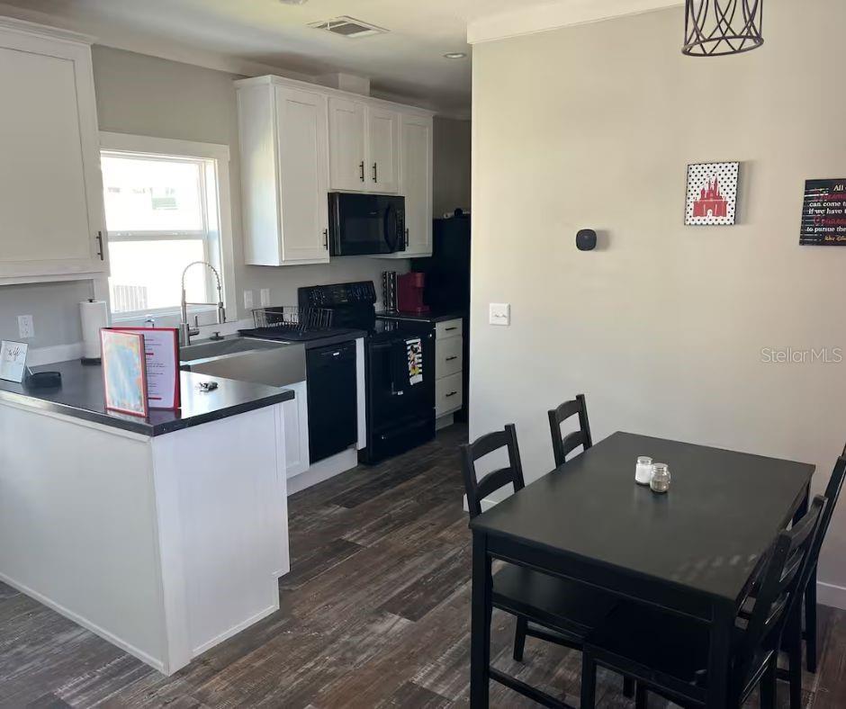 Image 3 of 12 For 29 Merry Men Dr