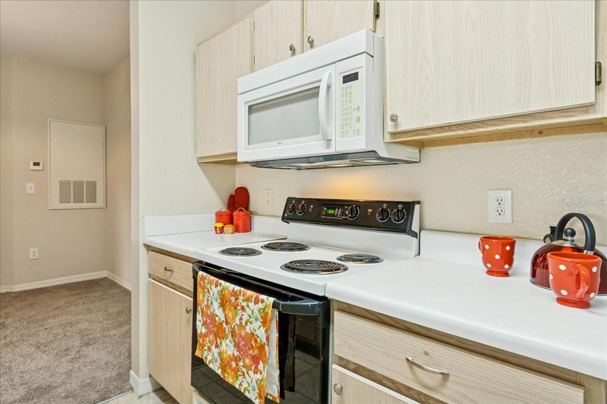 Image 10 of 44 For 5451 Vineland Road 2305