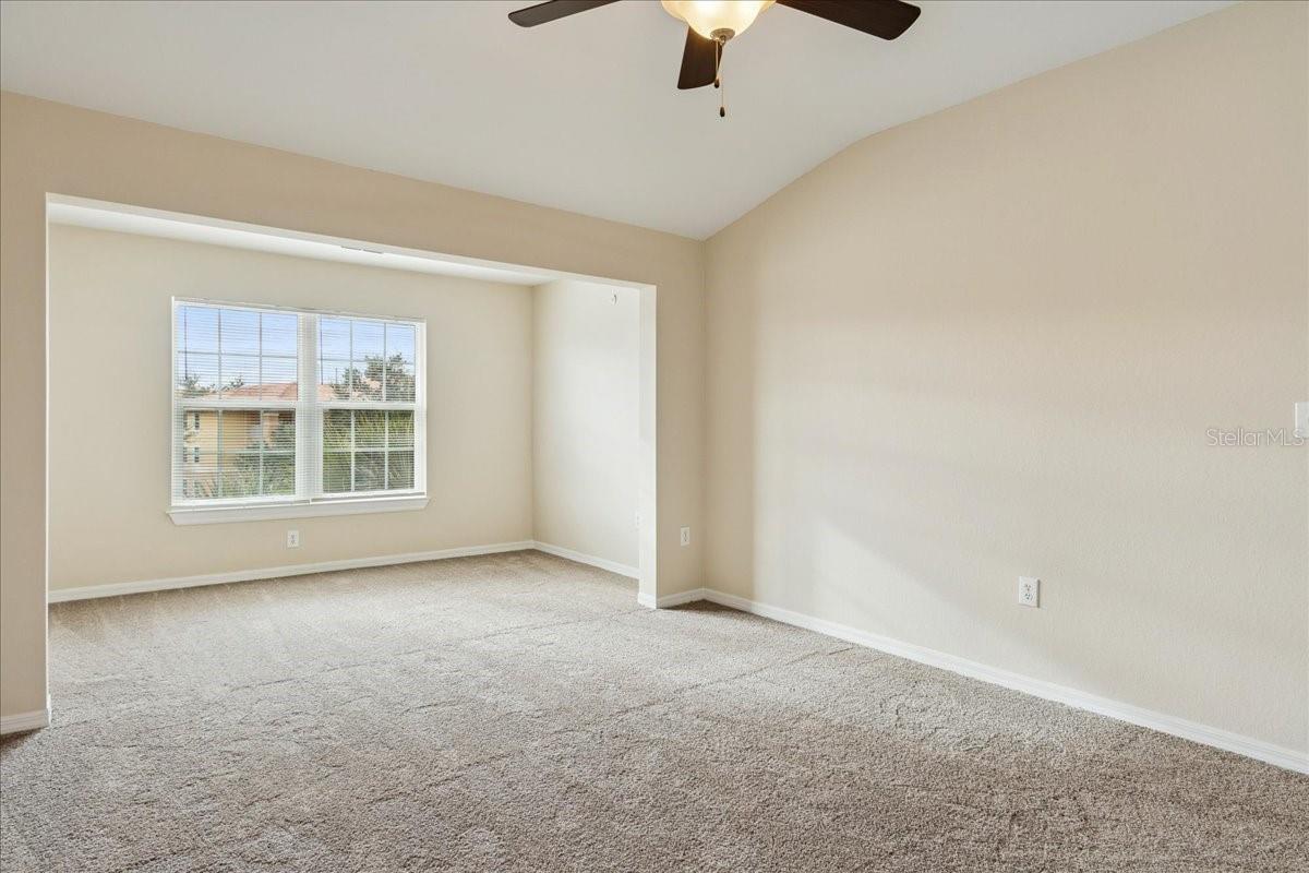 Image 13 of 44 For 5451 Vineland Road 2305