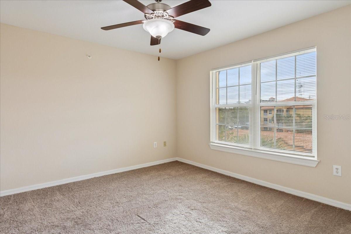 Image 18 of 44 For 5451 Vineland Road 2305