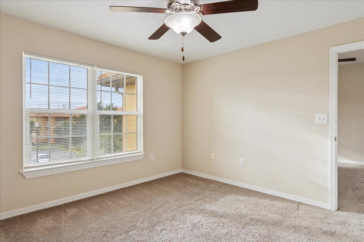 Image 19 of 44 For 5451 Vineland Road 2305