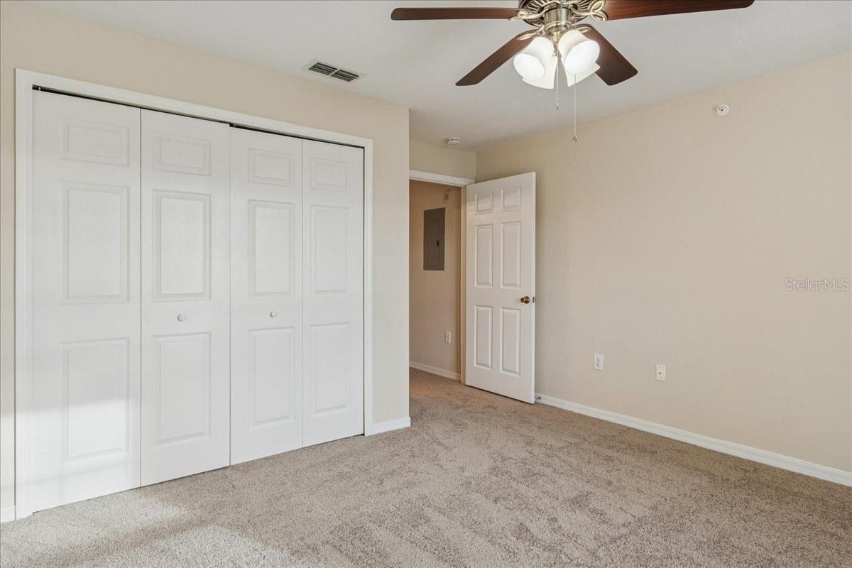 Image 26 of 44 For 5451 Vineland Road 2305