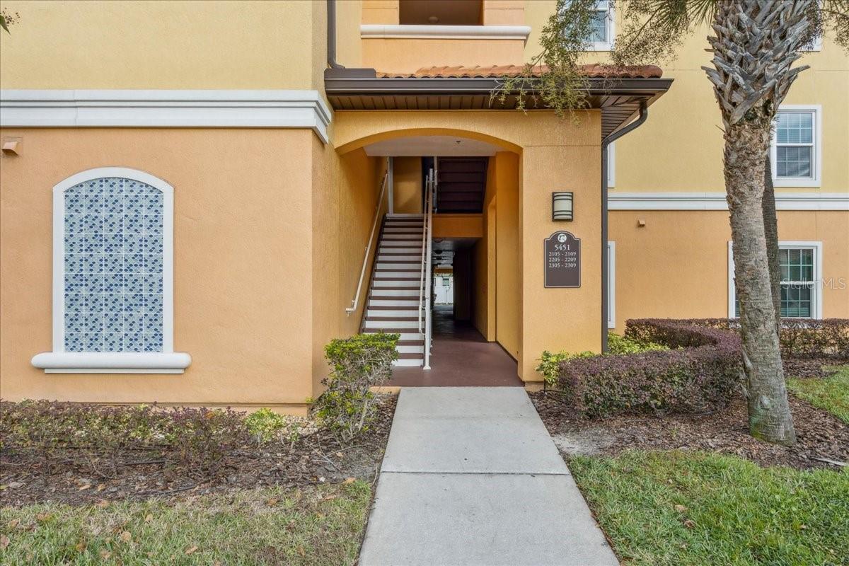 Image 5 of 44 For 5451 Vineland Road 2305