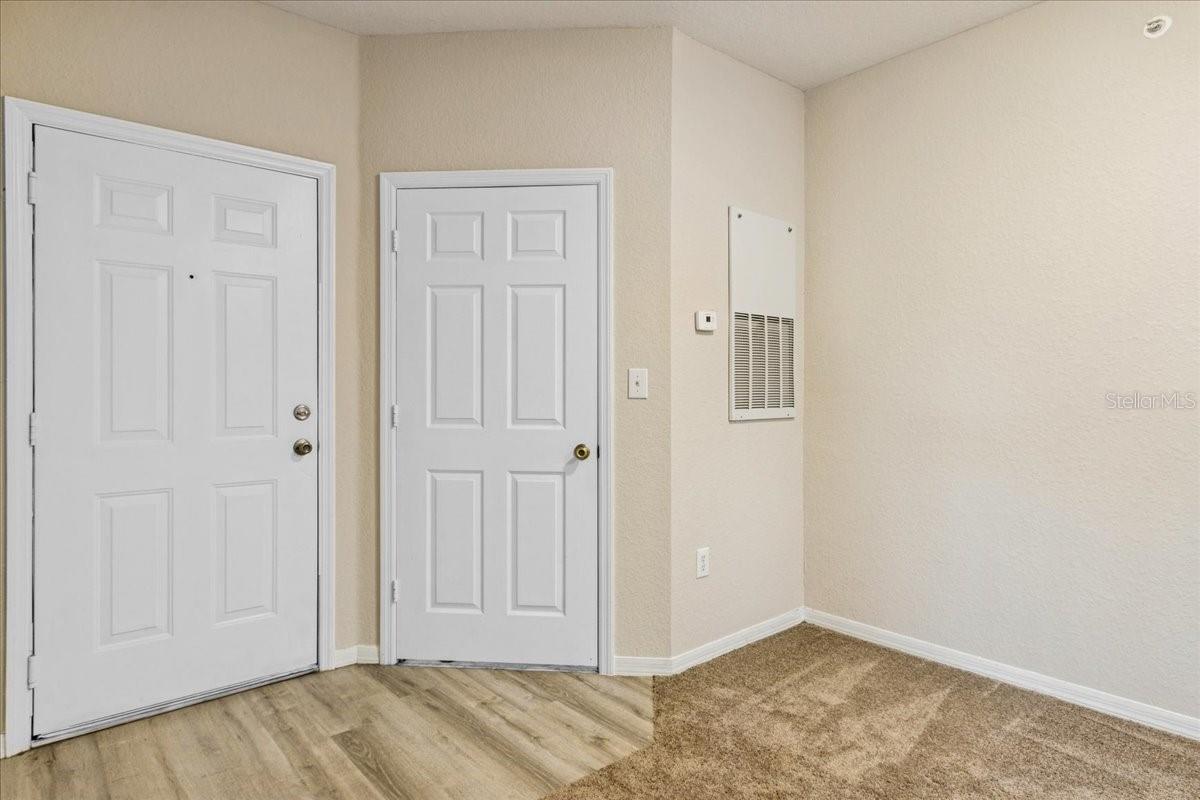 Image 24 of 45 For 5479 Vineland Road 9310