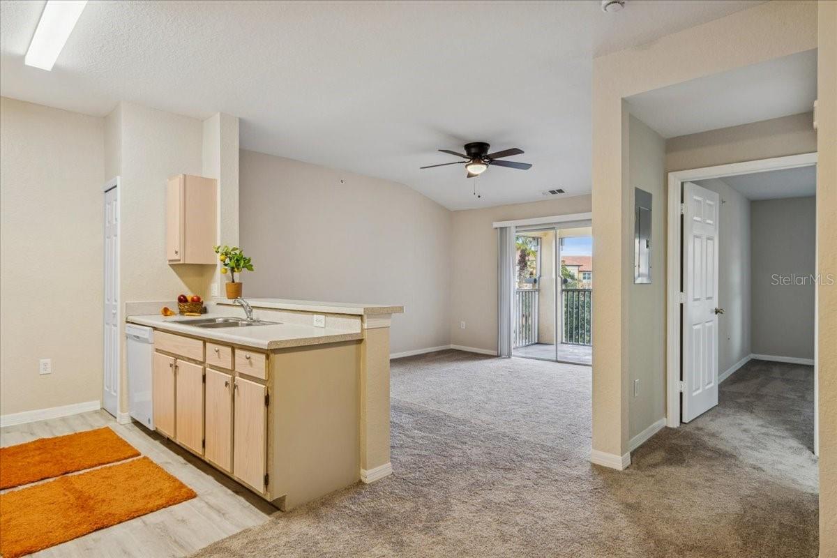 Image 9 of 45 For 5479 Vineland Road 9310