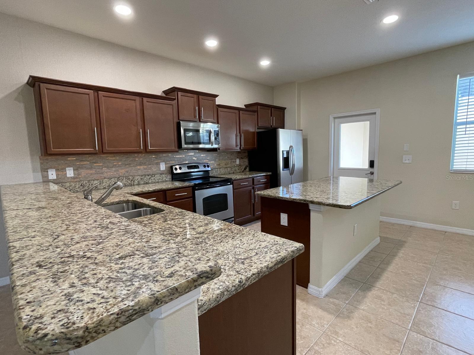 Image 6 of 24 For 9008 Savannah Magnolia Lane