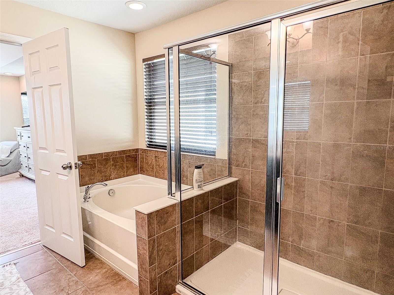 Image 34 of 51 For 8607 Randal Park Boulevard