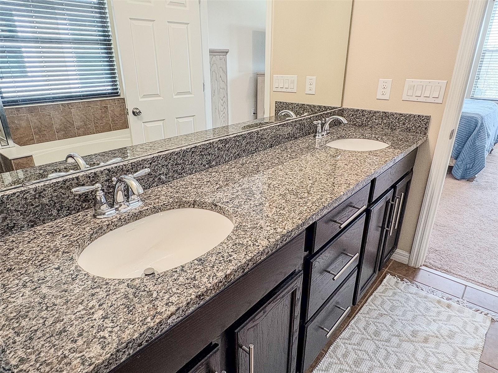 Image 35 of 51 For 8607 Randal Park Boulevard