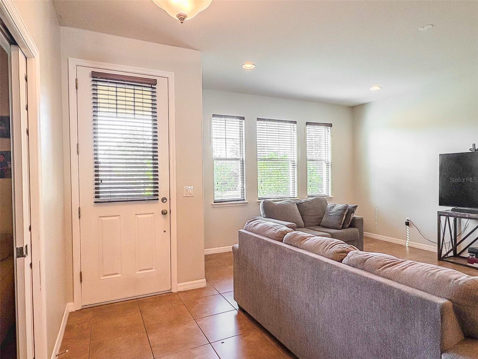 Image 4 of 51 For 8607 Randal Park Boulevard