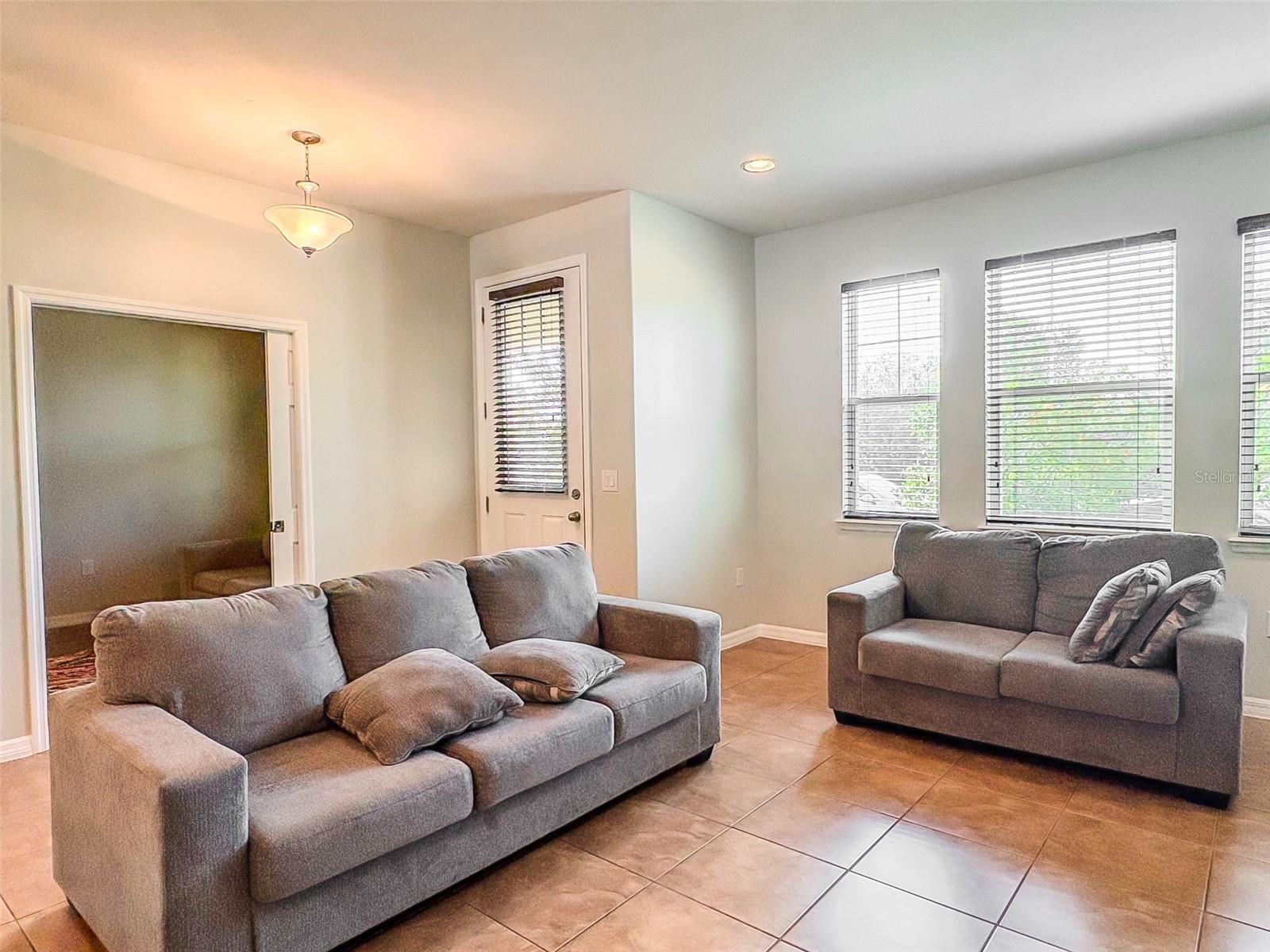 Image 6 of 51 For 8607 Randal Park Boulevard