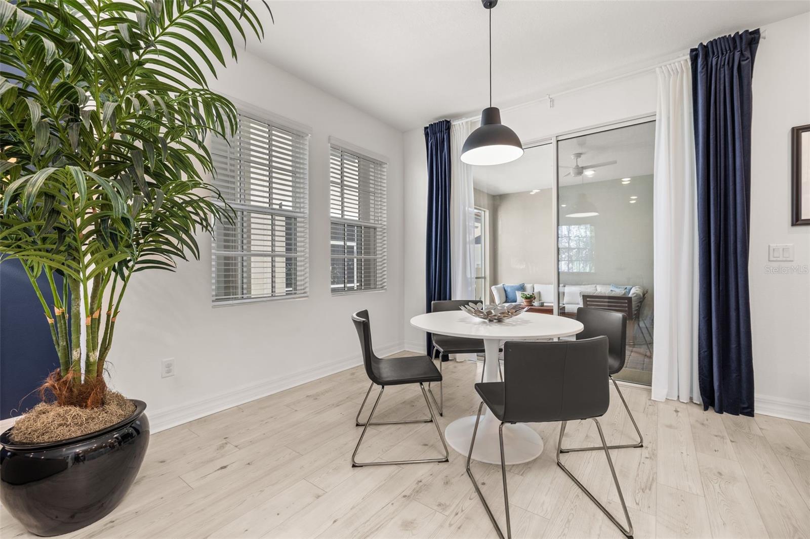 Image 17 of 51 For 1849 Island Village Way