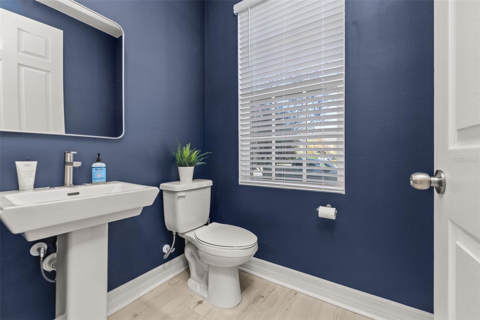 Image 9 of 51 For 1849 Island Village Way