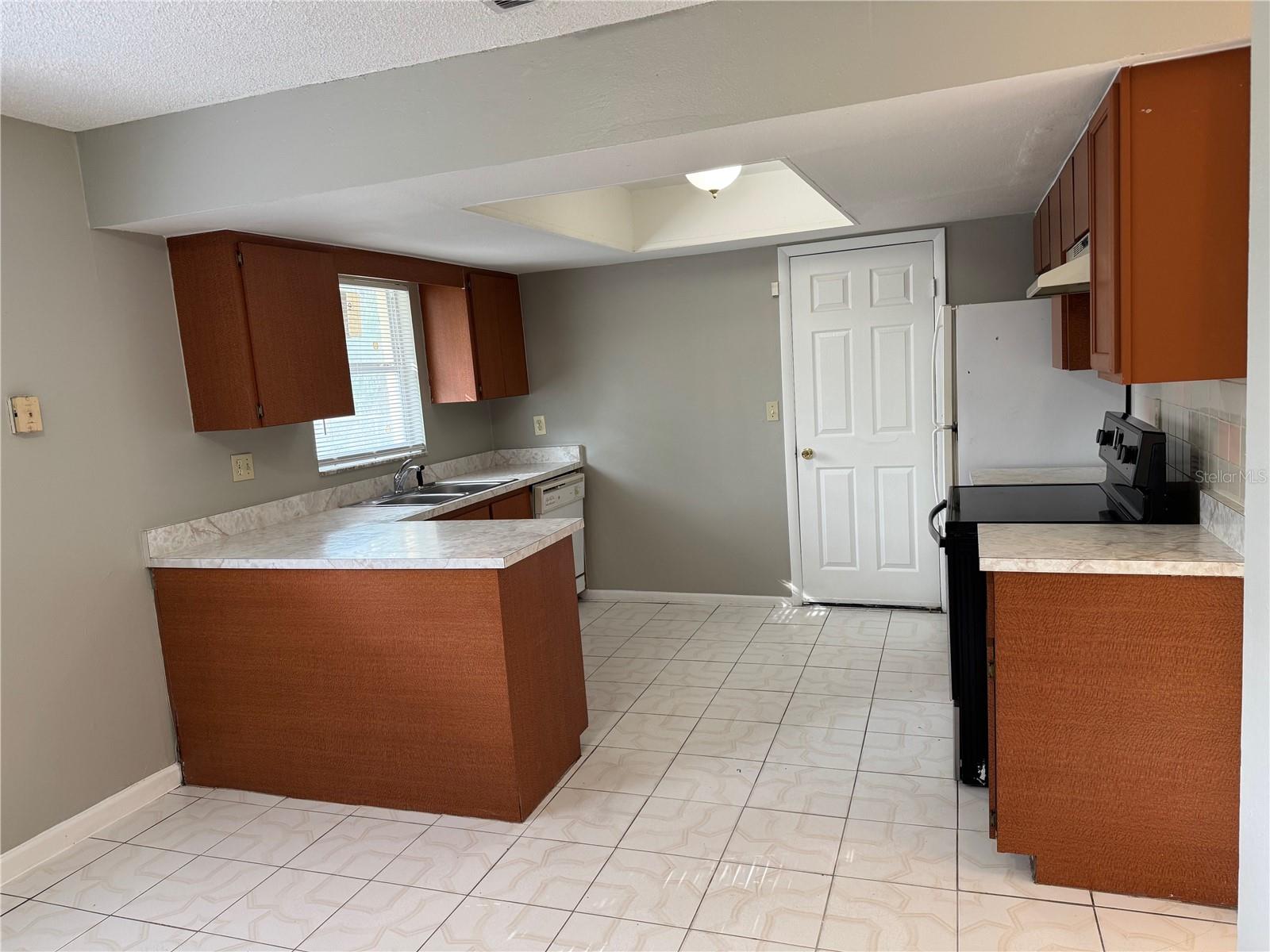 Image 3 of 14 For 4617 Frisco Circle