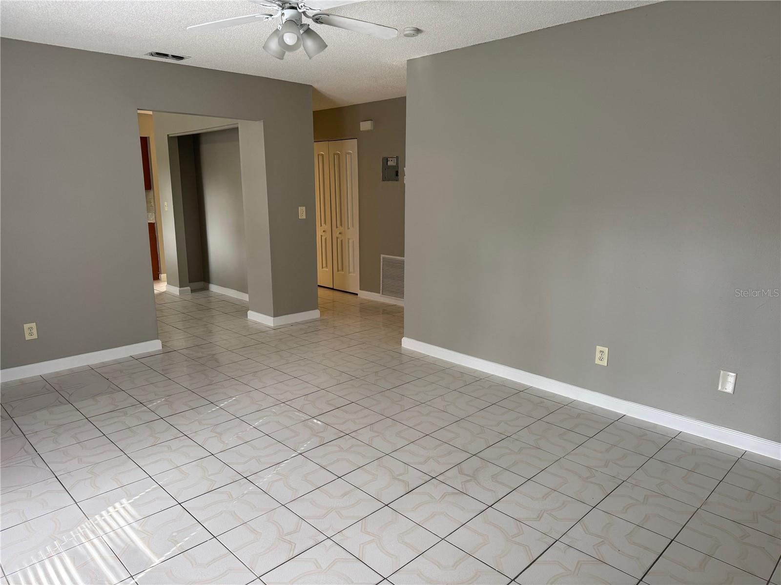 Image 7 of 14 For 4617 Frisco Circle