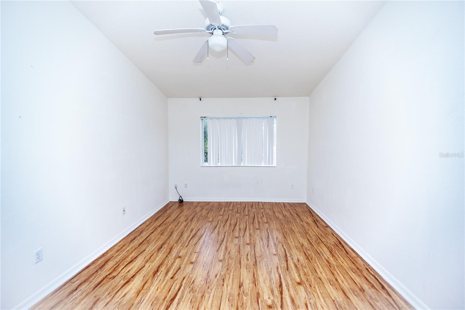 Image 7 of 21 For 811 Orchid Drive A