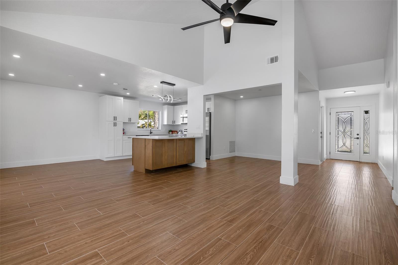 Image 12 of 41 For 11420 Taurus Court