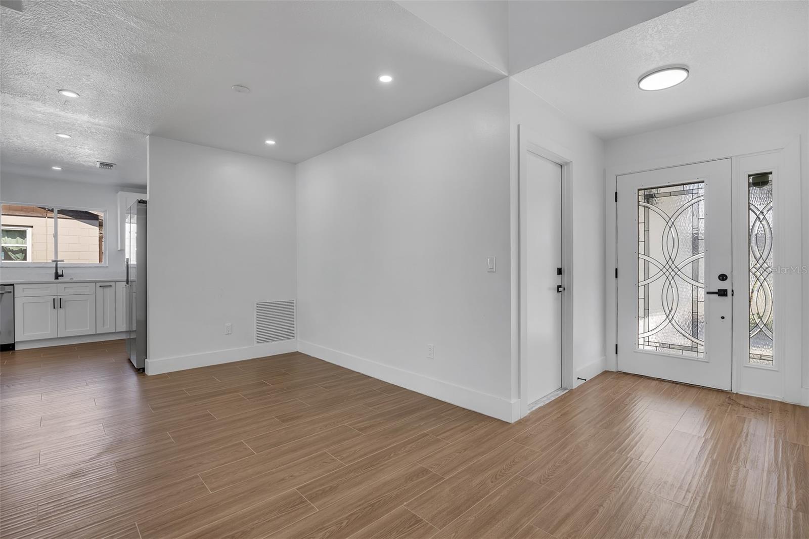 Image 18 of 41 For 11420 Taurus Court