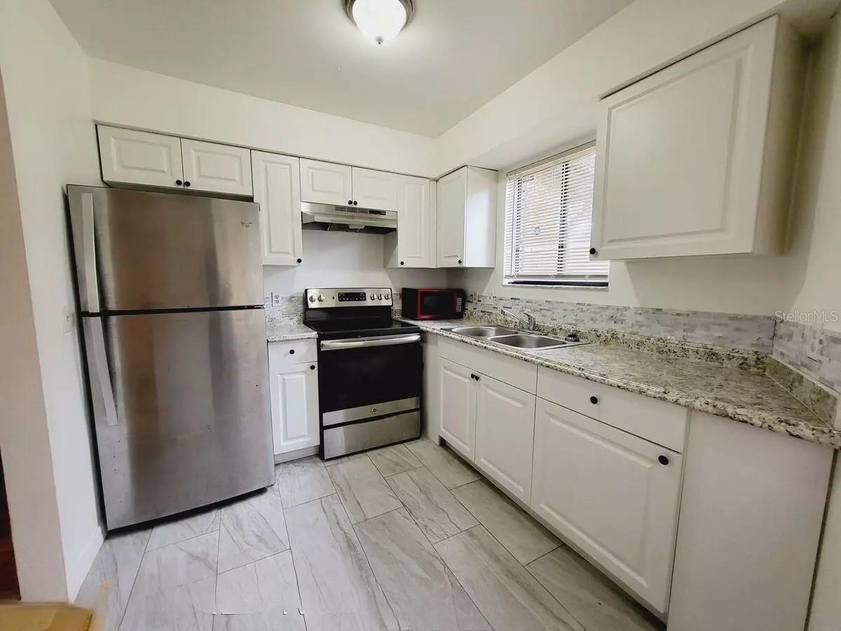 Image 7 of 13 For 1708 Foxhall Circle