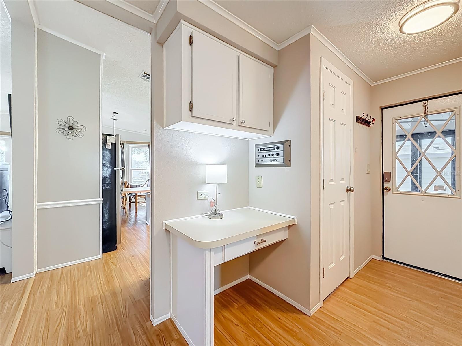 Image 11 of 34 For 805 Camelia Court