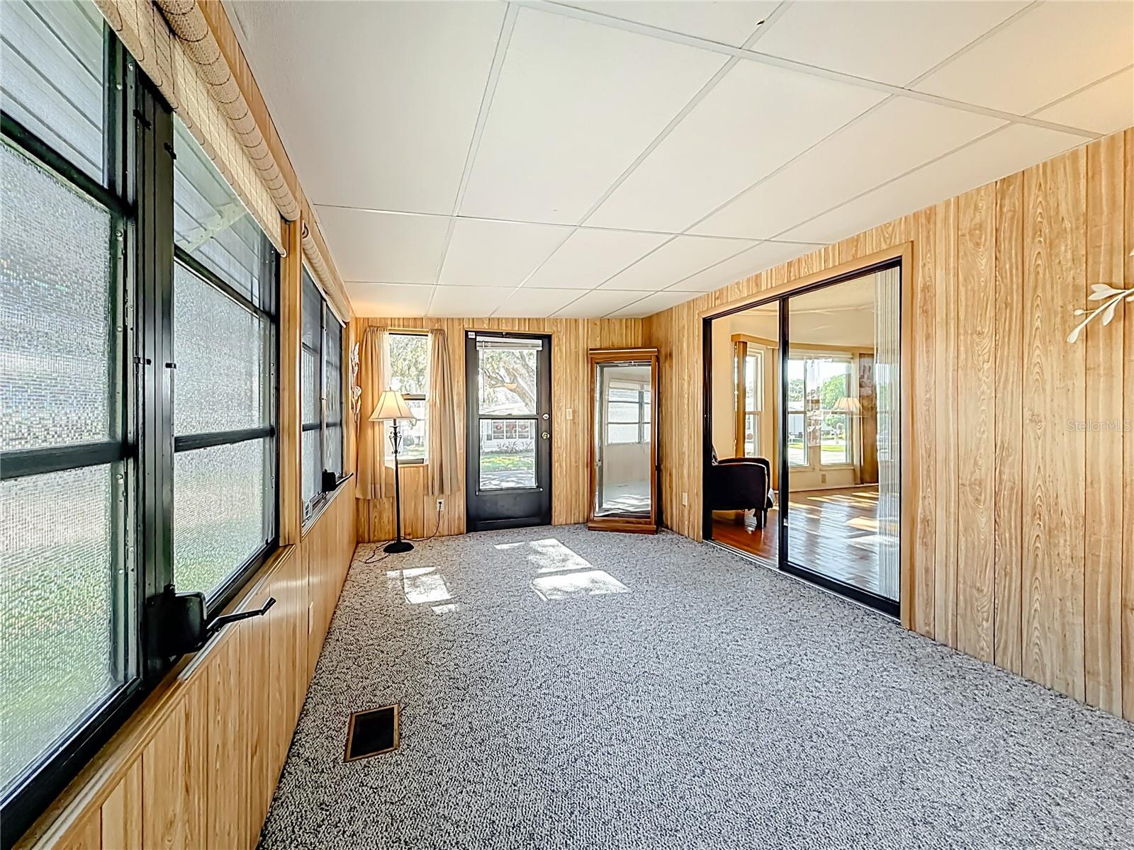 Image 3 of 34 For 805 Camelia Court