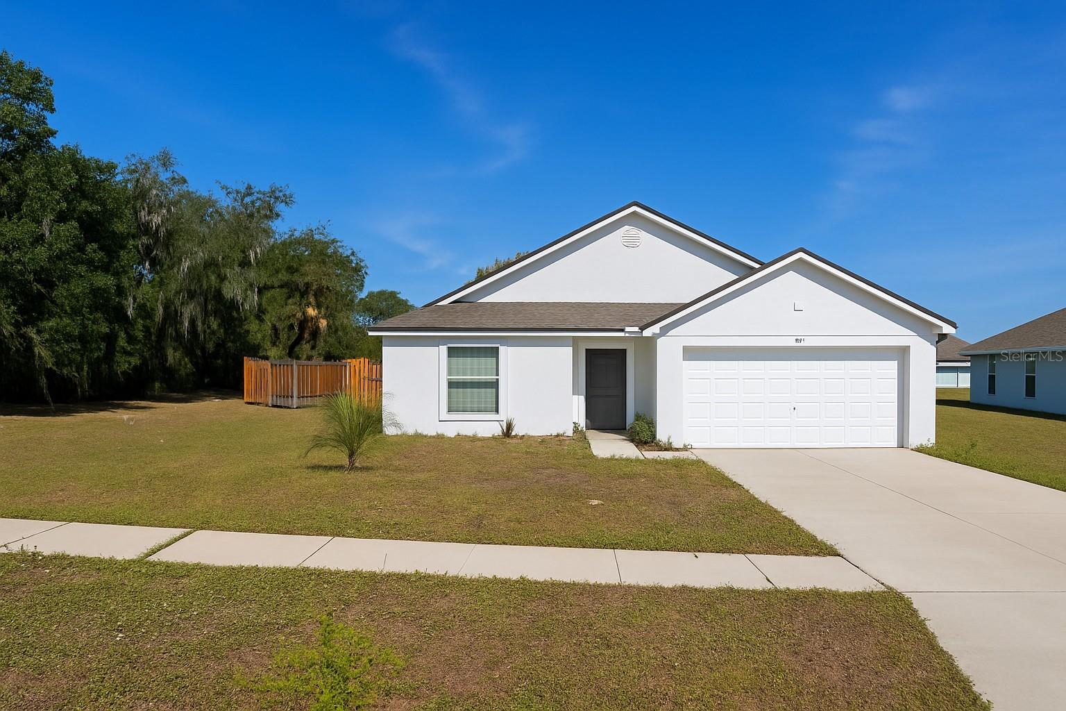 Listing Details for 190 6th Street, FROSTPROOF, FL 33843