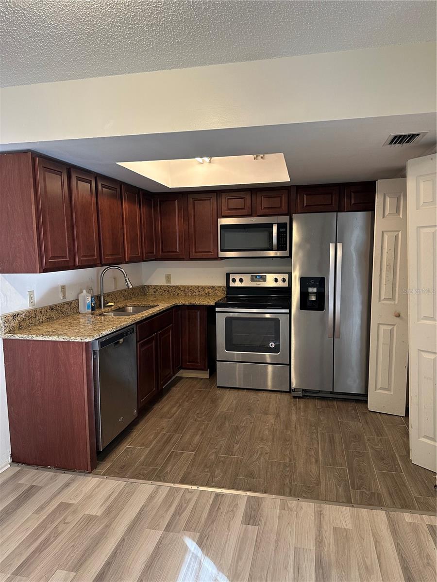 Image 10 of 29 For 22 Windtree Lane 203