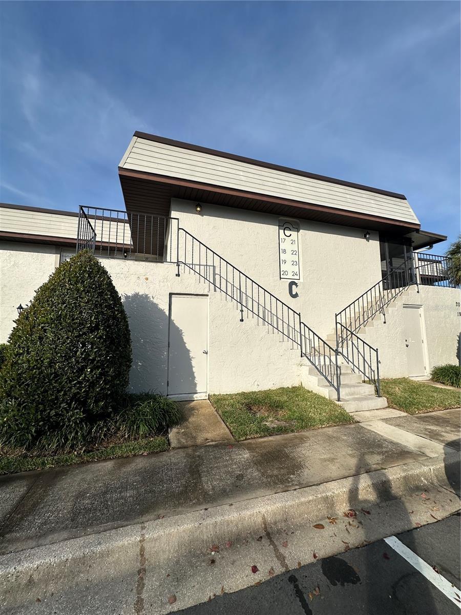 Image 23 of 29 For 22 Windtree Lane 203