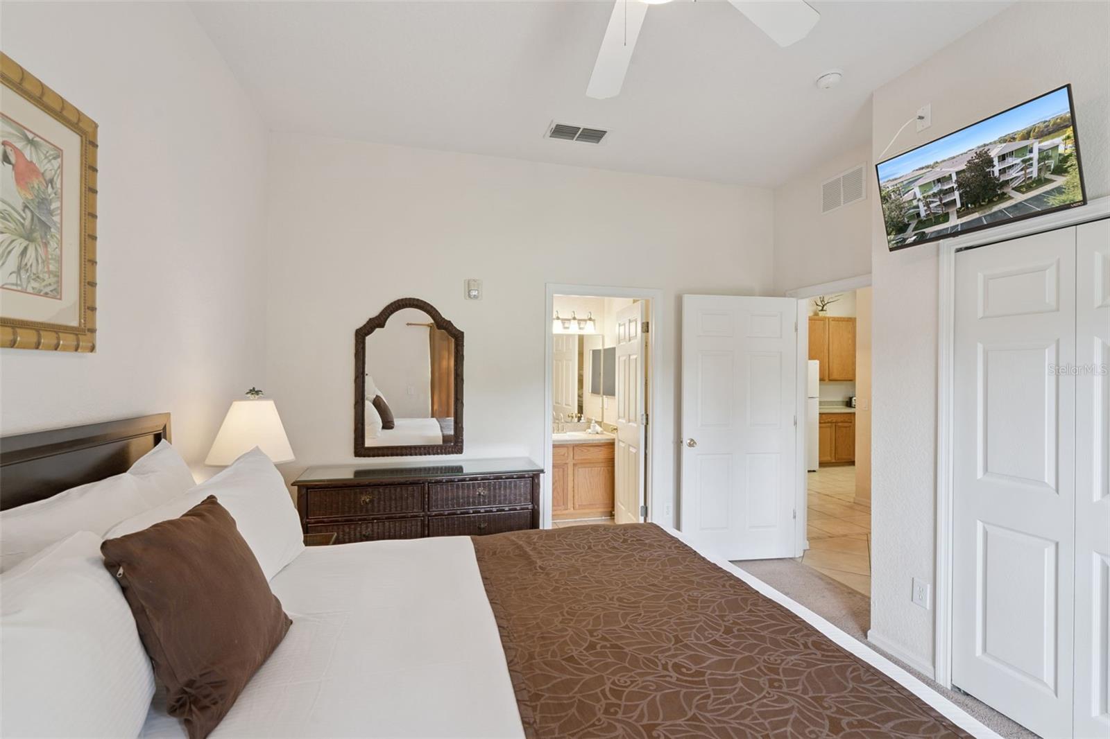 Image 12 of 66 For 1103 Gran Bahama Boulevard