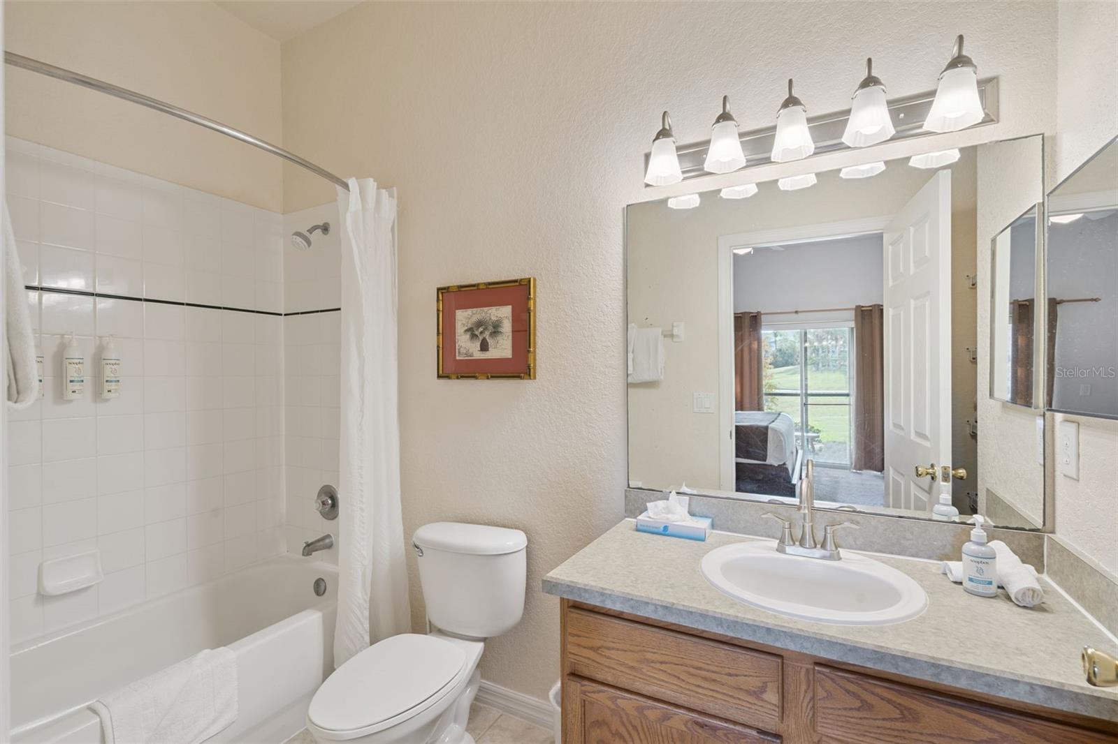 Image 14 of 66 For 1103 Gran Bahama Boulevard