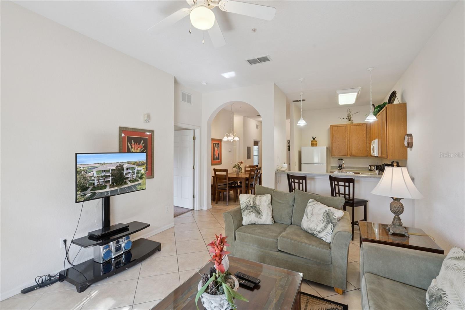 Image 3 of 66 For 1103 Gran Bahama Boulevard