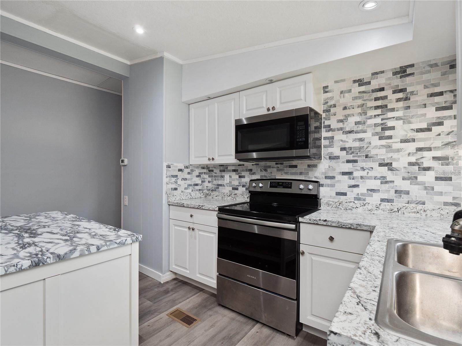 Image 5 of 24 For 6820 Pompeii Road