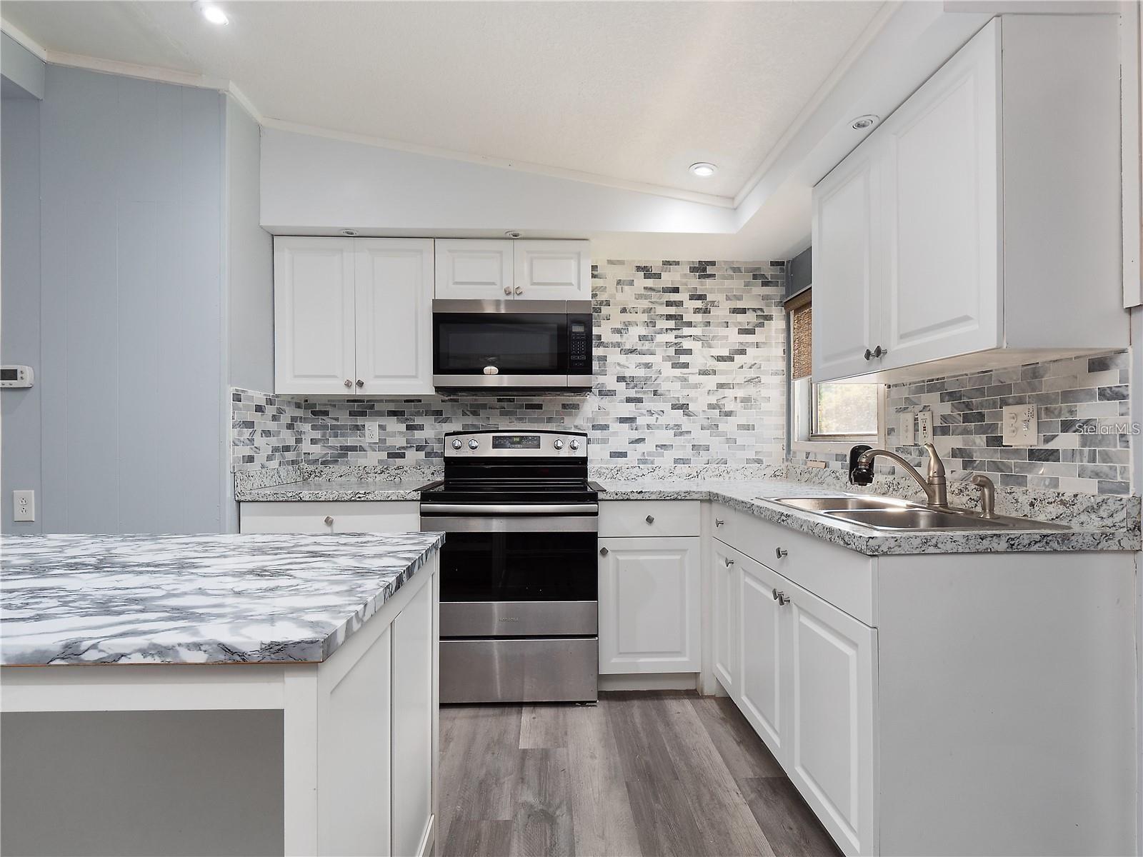 Image 7 of 24 For 6820 Pompeii Road