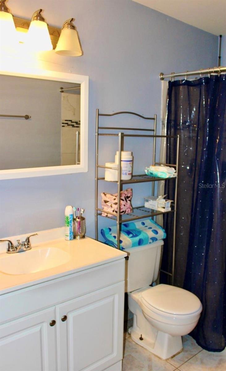 Image 11 of 17 For 429 Sheoah Boulevard 8