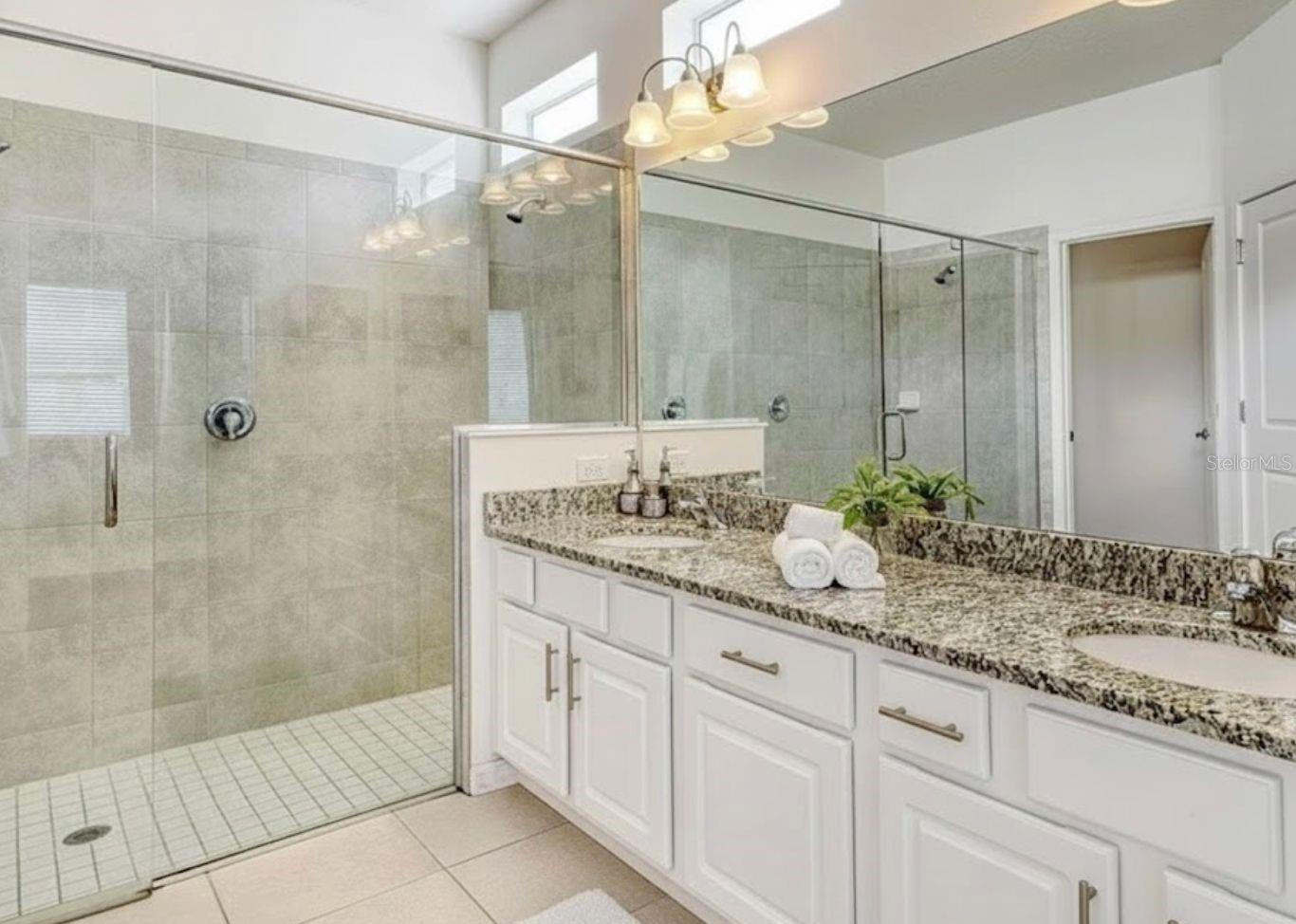 Image 3 of 9 For 2682 Calistoga Avenue