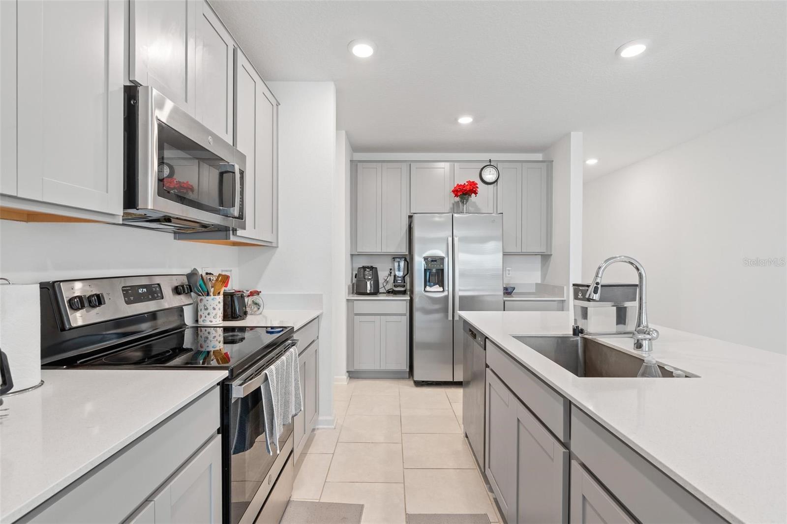 Image 13 of 34 For 360 Loch Ct