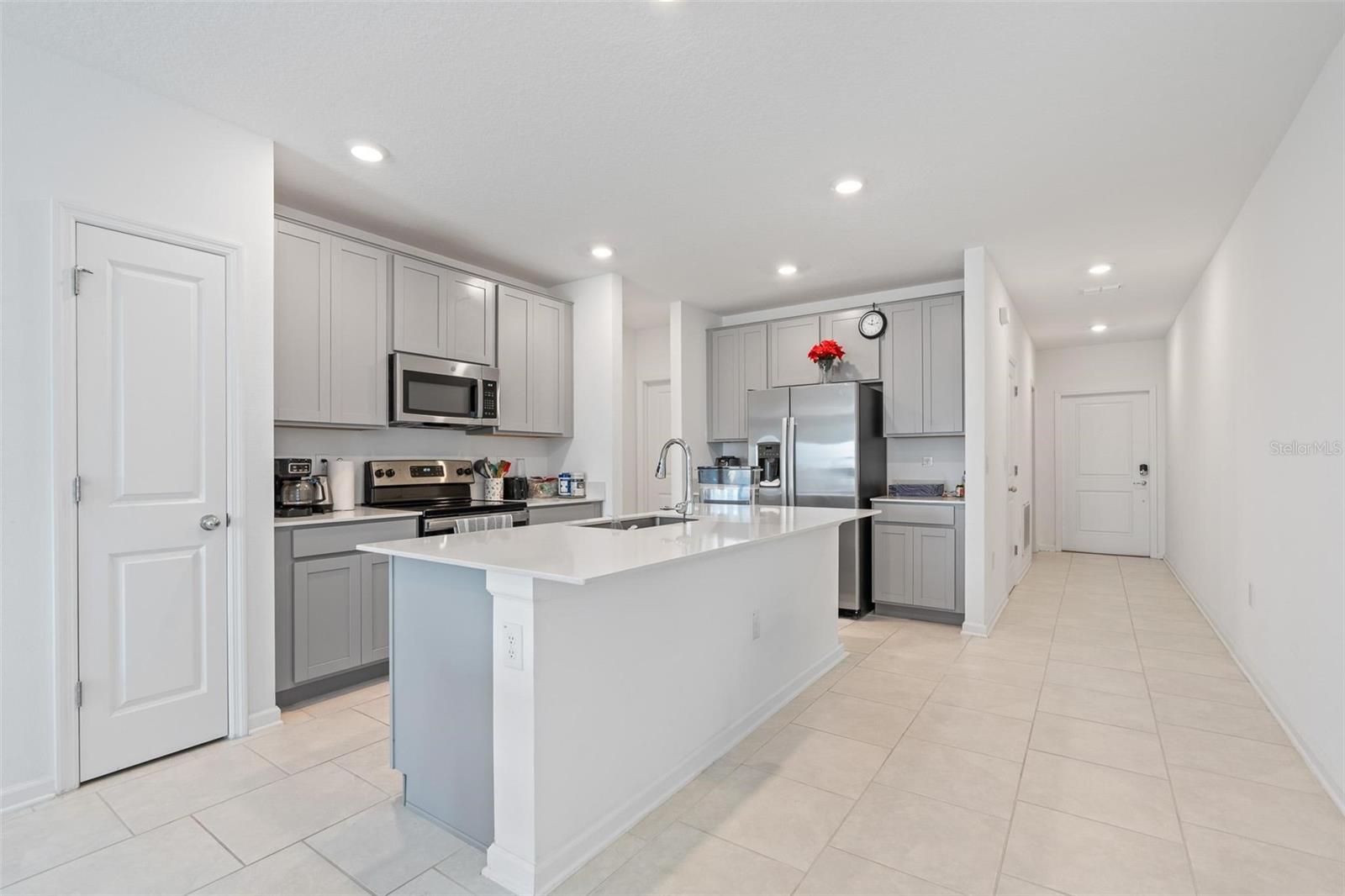 Image 14 of 34 For 360 Loch Ct