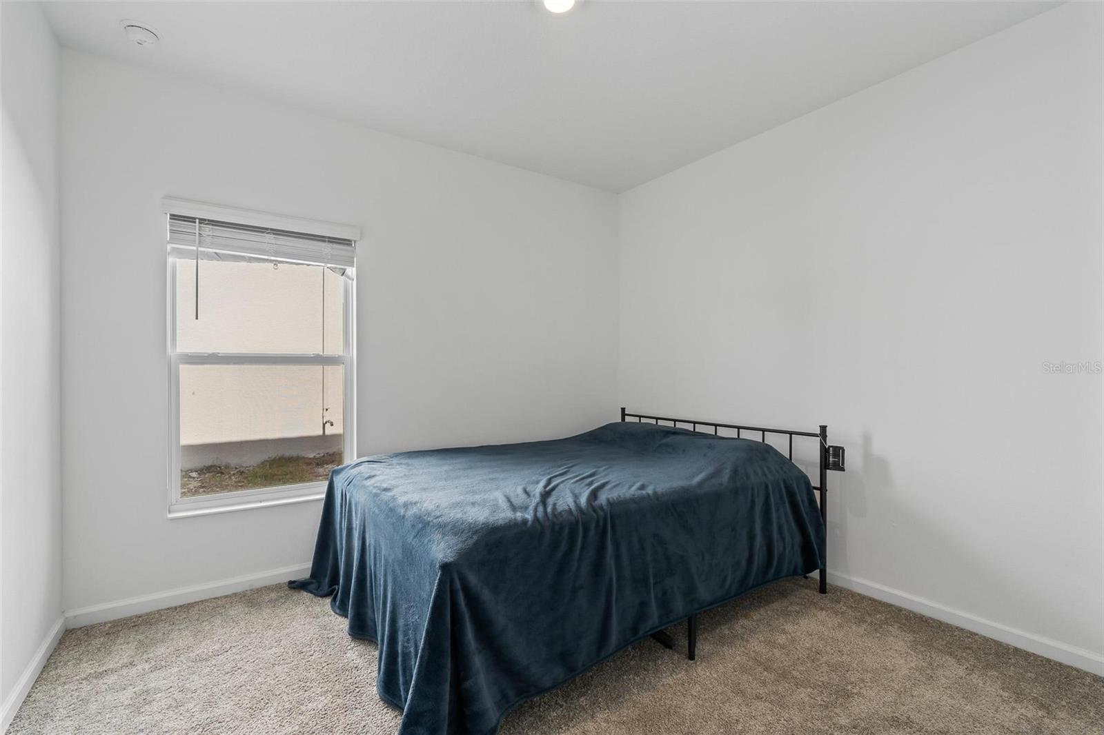 Image 22 of 34 For 360 Loch Ct