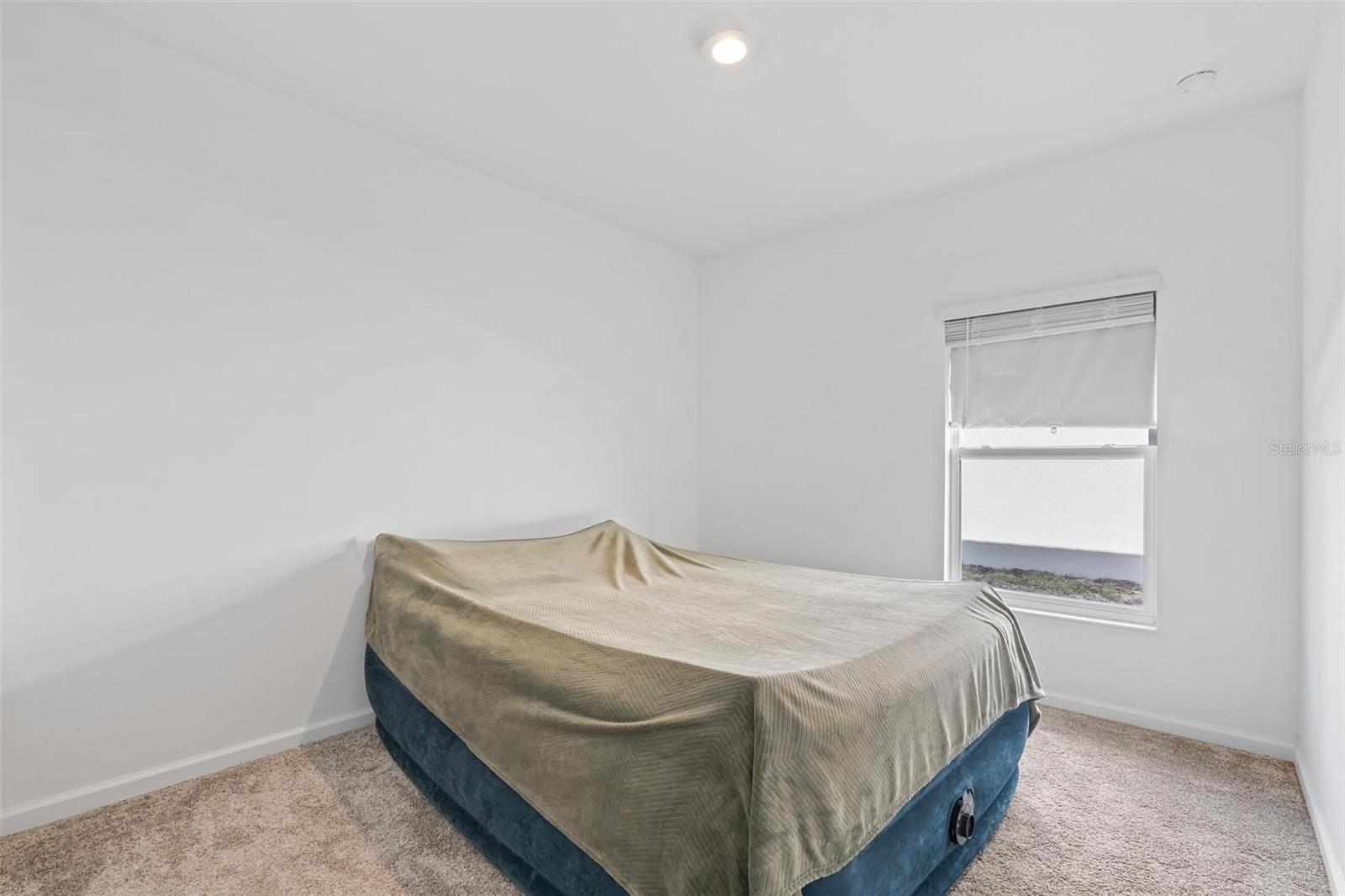 Image 23 of 34 For 360 Loch Ct