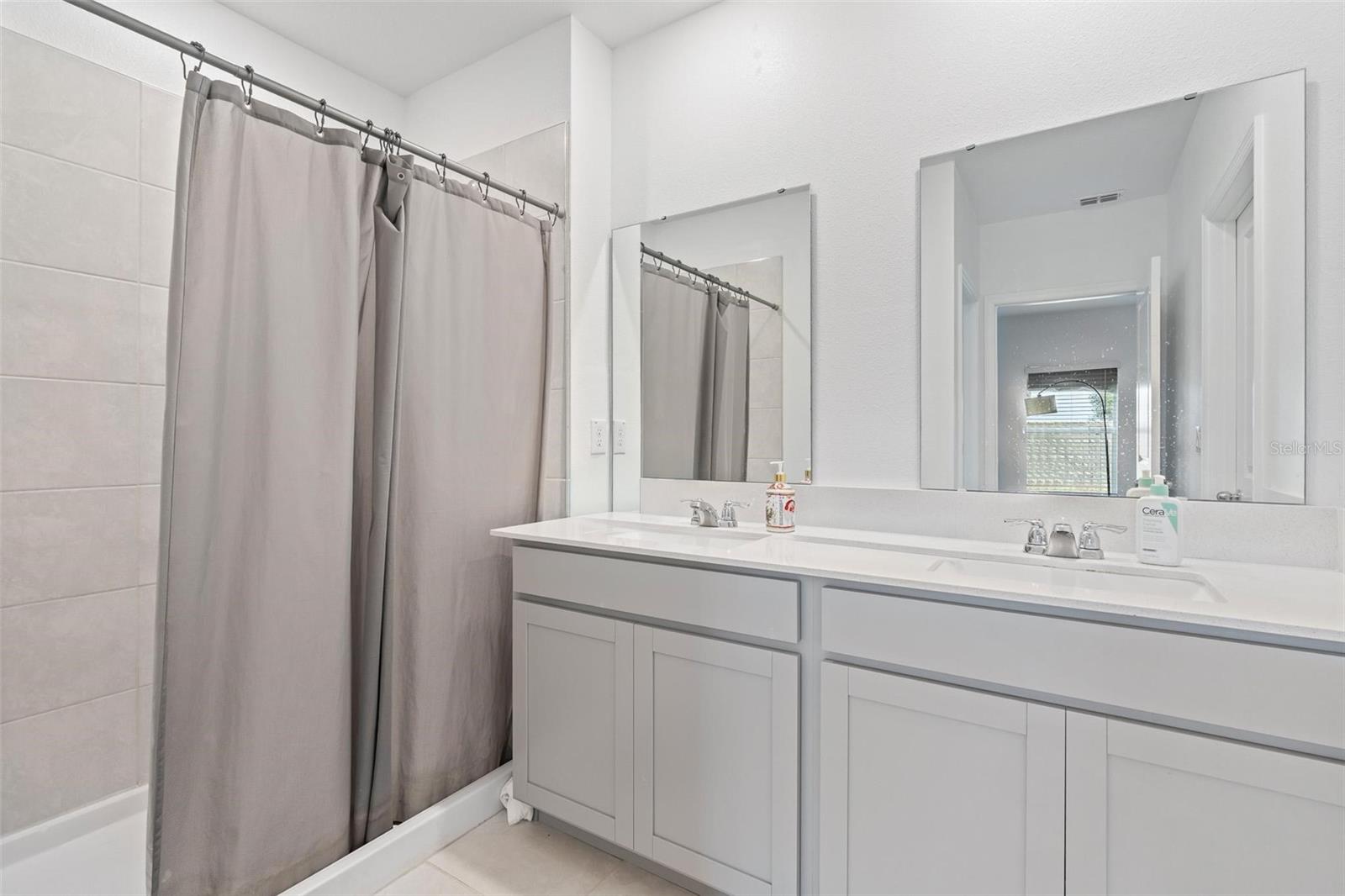 Image 24 of 34 For 360 Loch Ct