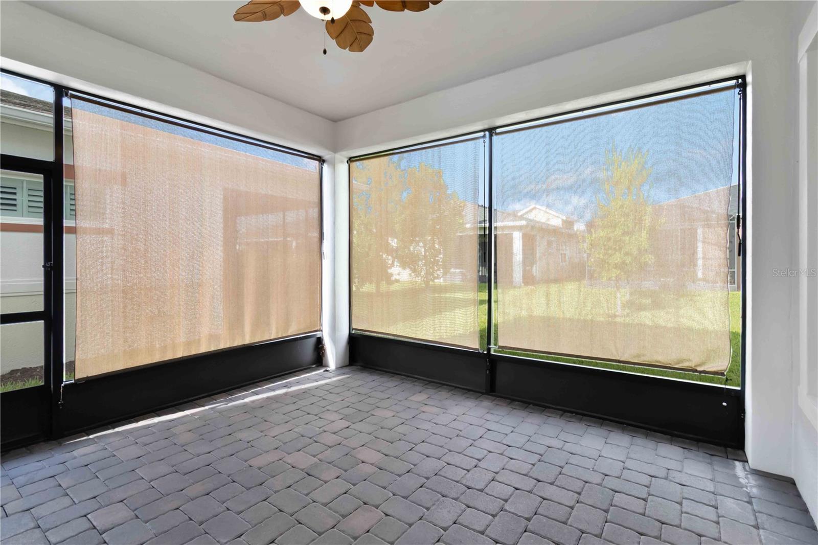 Image 38 of 43 For 2476 Datura Loop