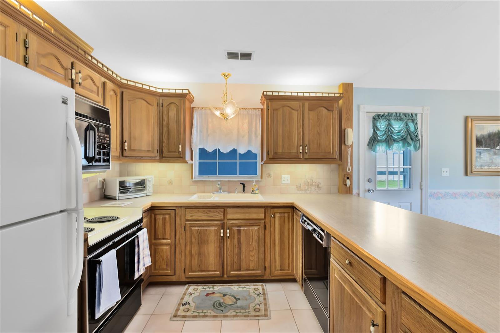 Image 19 of 41 For 435 Lantern Drive