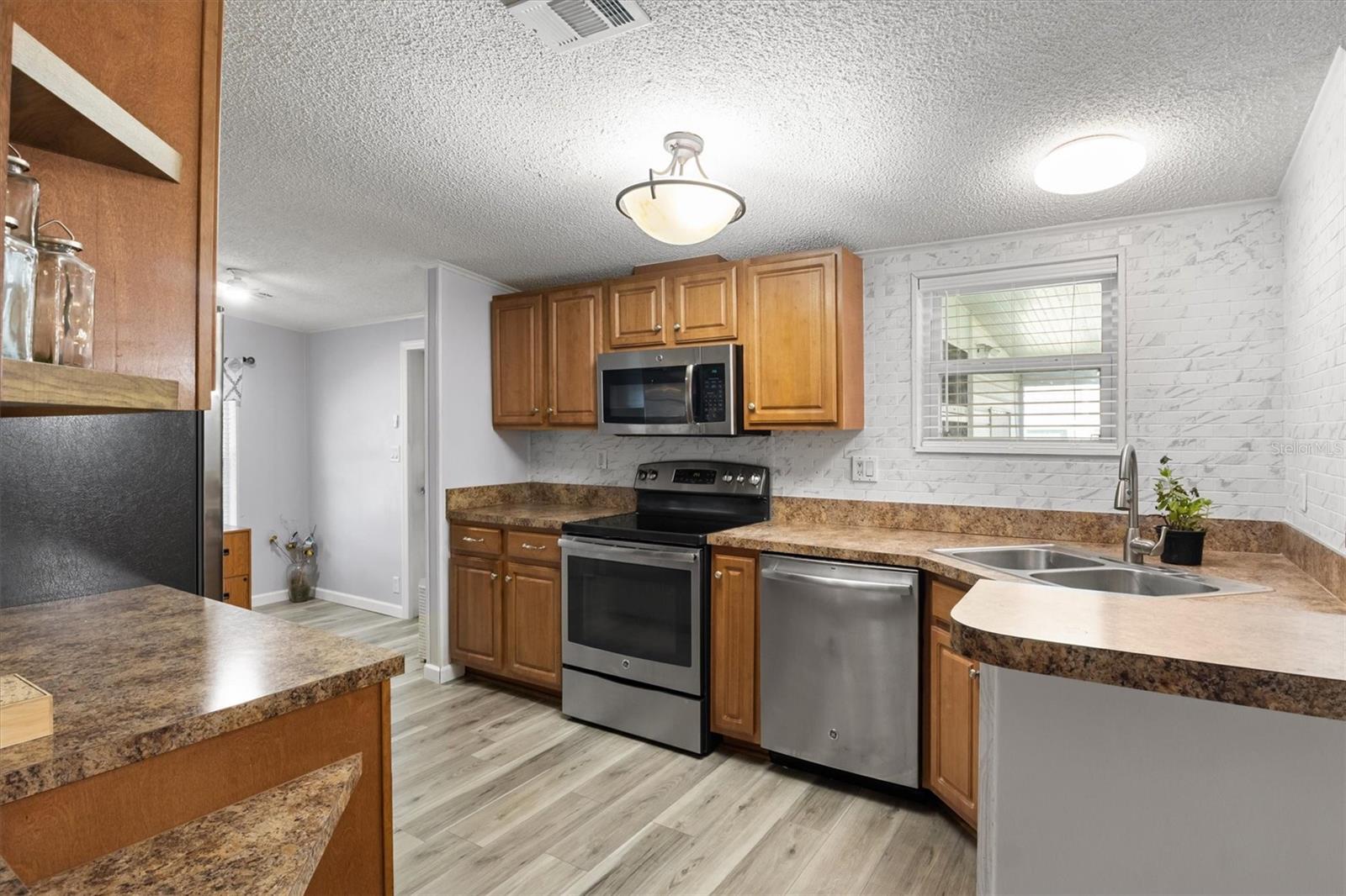 Image 11 of 43 For 6302 Treasure Valley Loop